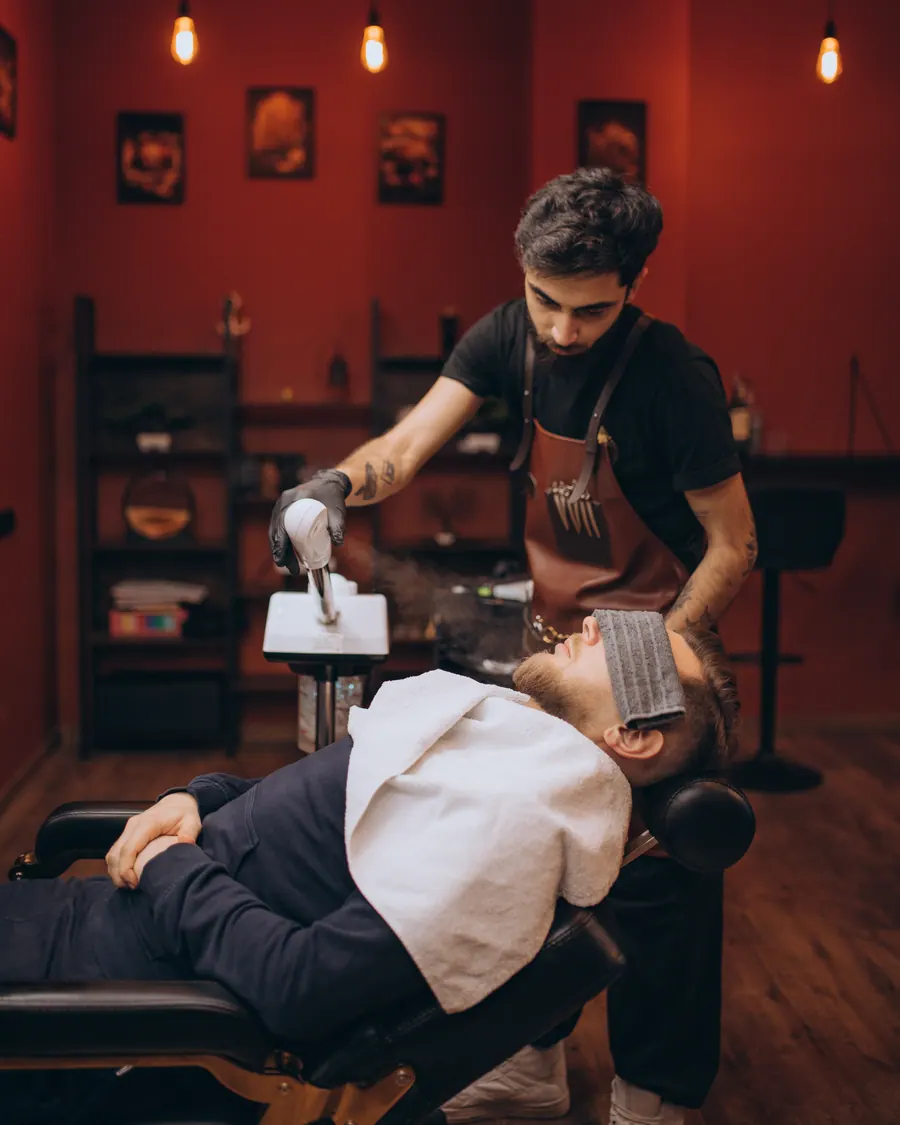 Facial treatment performed at Kingston Barbershop Krakow
