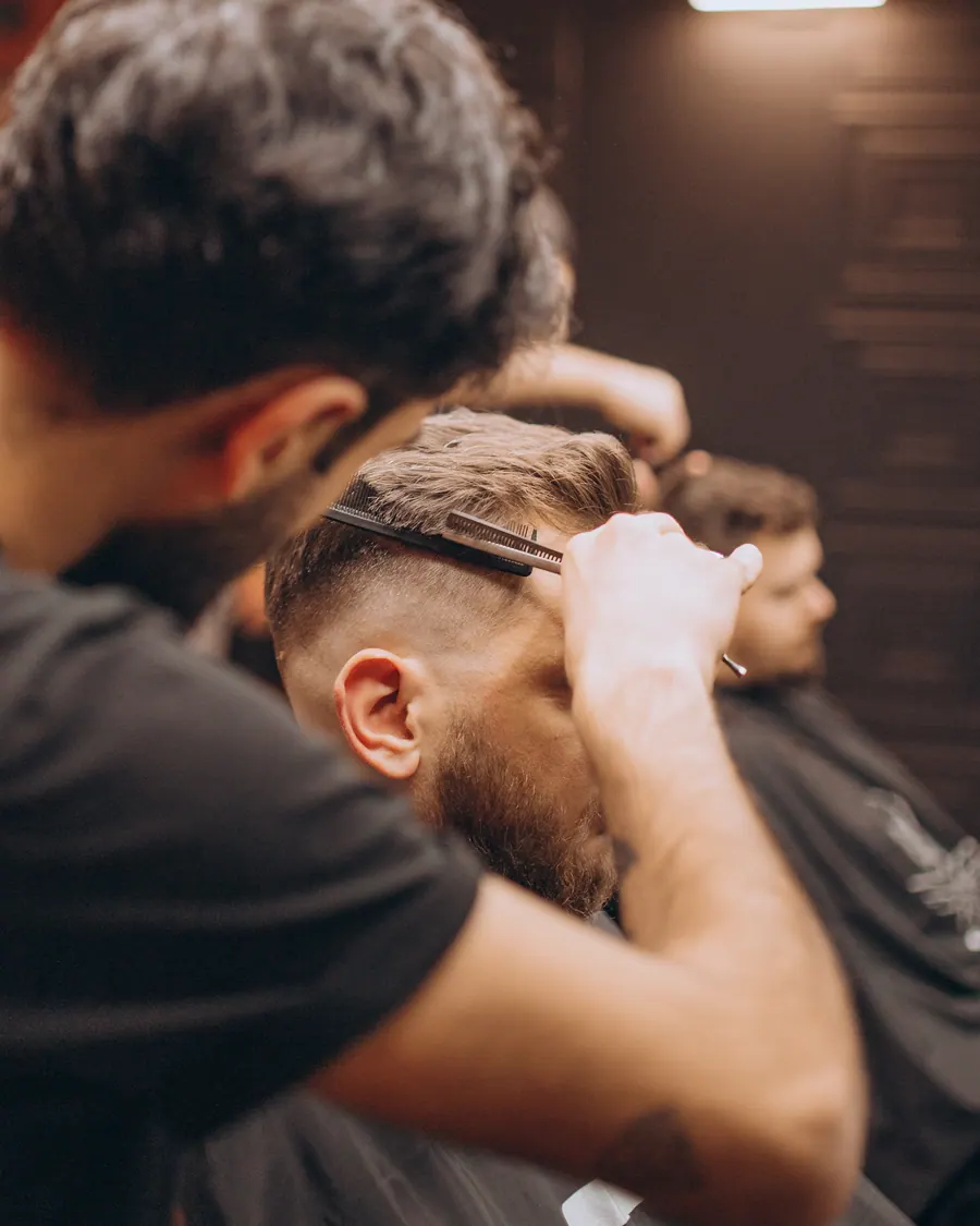 Precision men's haircut by a Kingston barber in Krakow